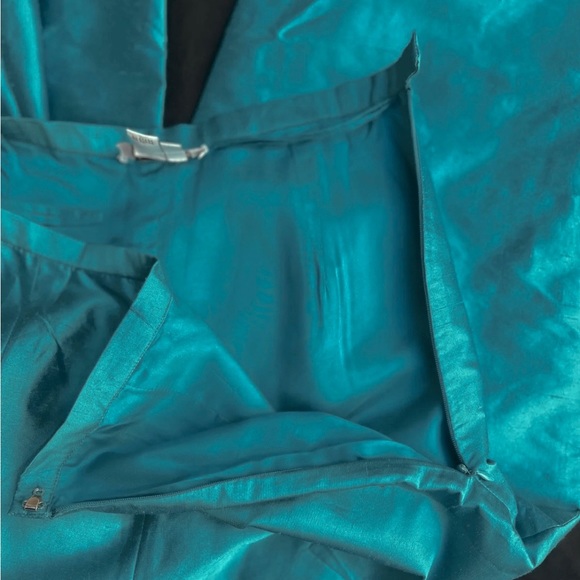 Vintage Turquoise Silk Pants. High waist. Cigarette Trousers. Ankle. Crop. - Picture 4 of 4